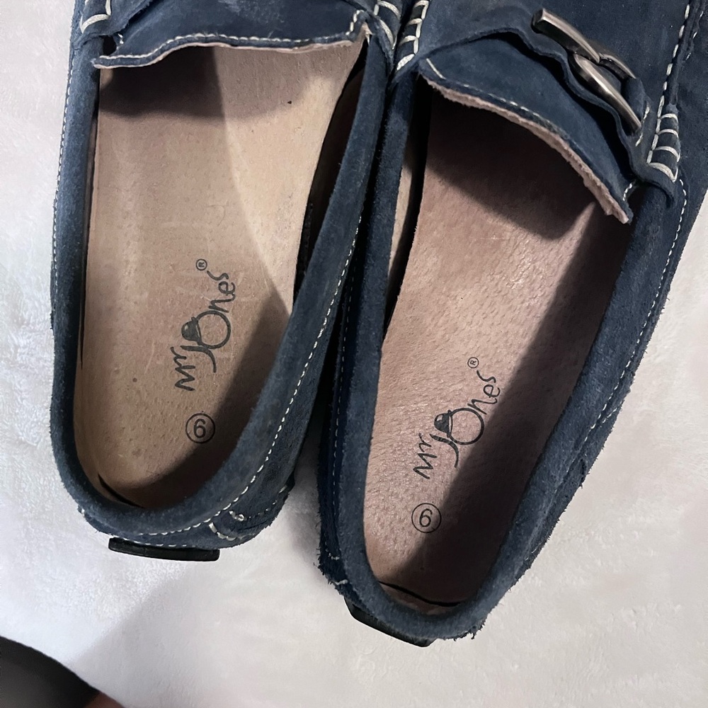 Leather dressing shoes